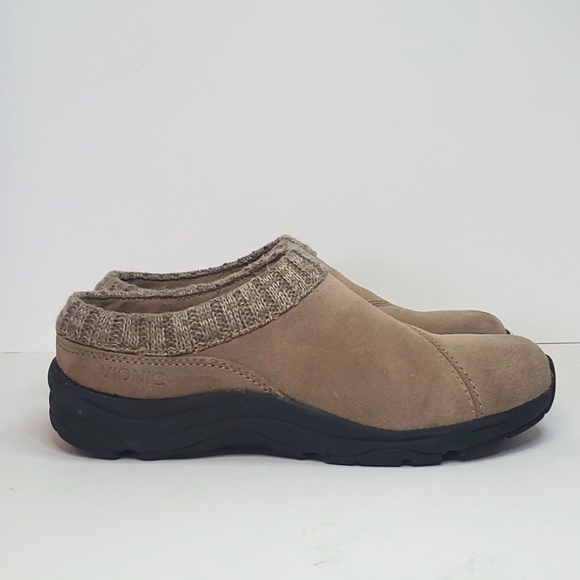 Vionic Shoes - Vionic Arbor Tan Suede Shoes Size 6.5
